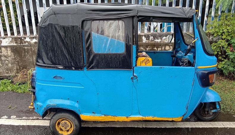 Bajaj Masuk Tol Kebon Jeruk, Diduga Pengemudi Tak Tahu Jalan