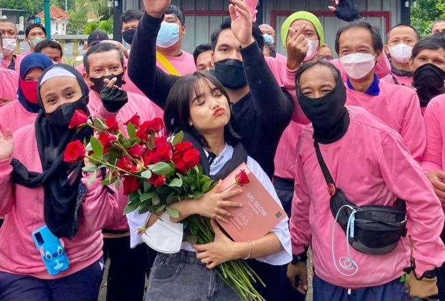 Fuji Dapat Hadiah Mewah di Hari Valentine, Ada Sepatu Rp16,4 Juta dari Crazy Rich Malang   