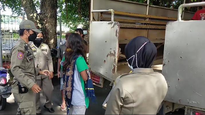 Tangisan Anak Jalanan dan Adu Mulut dengan Pengemis Warnai Razia Satpol PP Parepare