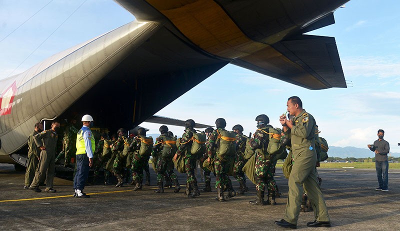 Kopasgat TNI AU Balas Tembakan KKB yang Menyerang Bandara Aminggaru