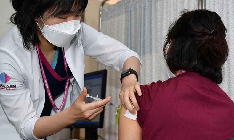 Kasus Covid Melonjak di Atas 50.000 per Hari, Korea Selatan Akan Mulai Vaksin Dosis Ke-4