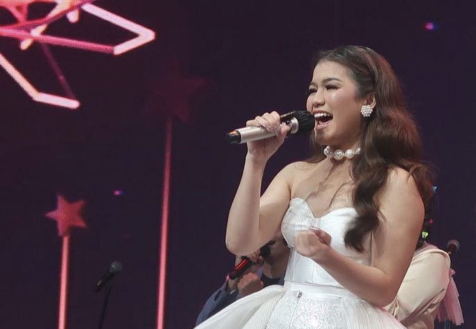 Selamat! Kayla Berhasil Rebut Trofi Juara KDI 2021 