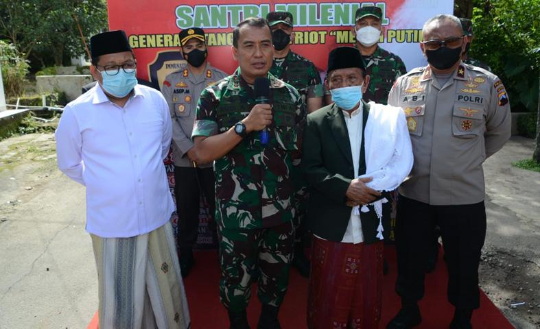  Pangdam IV/Diponegoro ke Santri Milenial: Radikalisme Ancaman Paling Berbahaya 