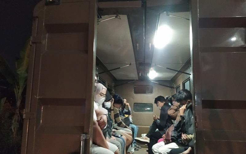 Ikut Razia Bareng Satpol PP, Bupati Merangin Emosi saat Temukan Pasangan Mesum 