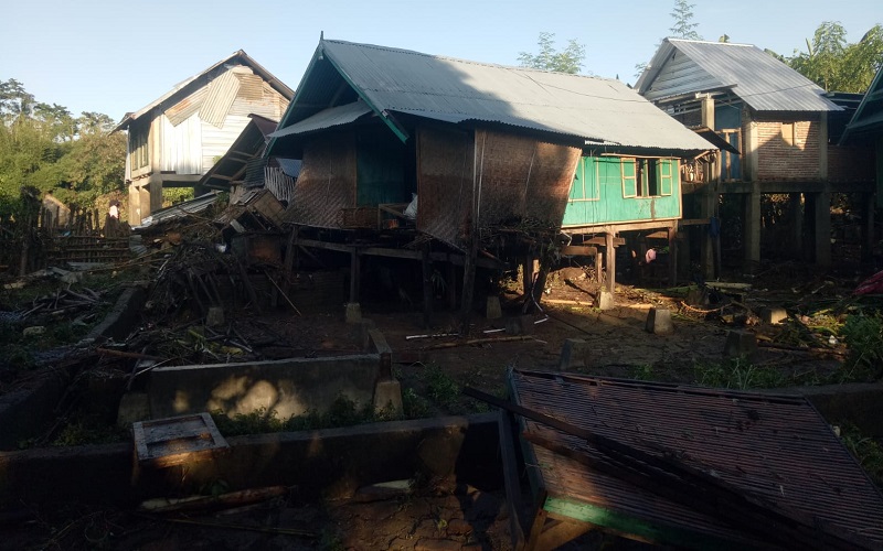Banjir Bandang Terjang Sumbawa, Ratusan Rumah Rusak hingga 5 Sapi Hilang