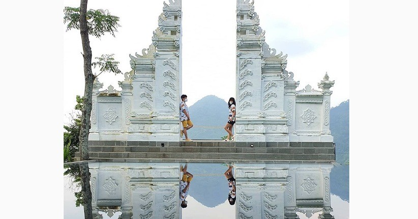 5 Tempat Makan Enak di Sentul Bogor yang Sejuk, Nomor 4 Mirip Pura Lempuyang Bali