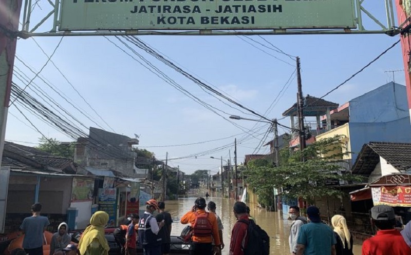 Perumahan Pondok Gede Permai Bekasi Masih Terendam Banjir Pagi Ini, Akses Jalan Terputus