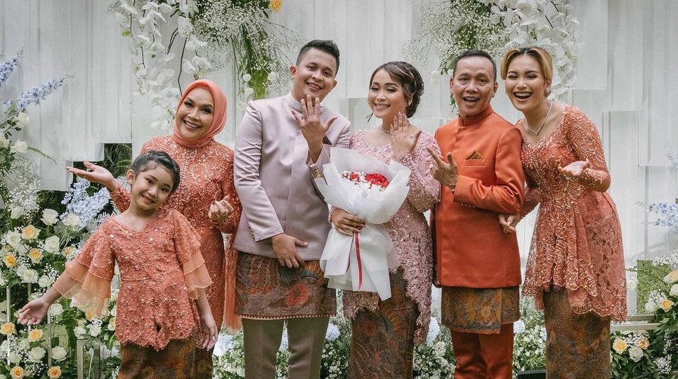 Adik Ayu Ting Ting Menikah, Mas Kawin Emas 23,4 Gram dan Uang Rp2.022.022