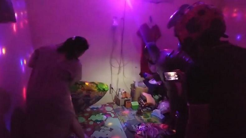Razia Panti Pijat Plus-Plus di Padang, Ada Ditemukan Kondom, 19 Perempuan Diamankan