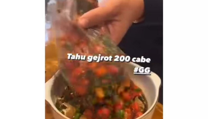 Makan Tahu Gejrot 200 Cabe, Hary Tanoesoedibjo : Maju Terus UMKM Indonesia