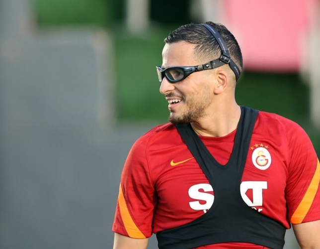 Kisah Omar Elabdellaoui: Kembali Perkuat Galatasaray usai Buta Setahun Lebih