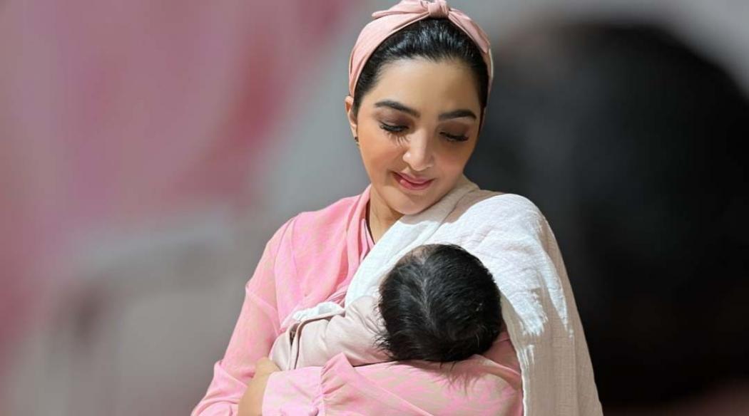 Ashanty Pamer Gendong Cucu Pertama, Netizen Salah Fokus pada Hal Ini