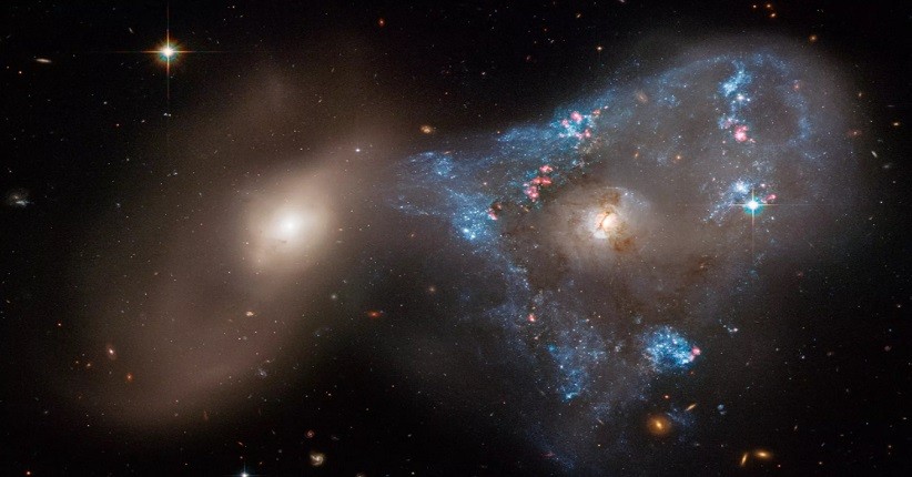 Hubble Temukan Segitiga Luar Angkasa Aneh