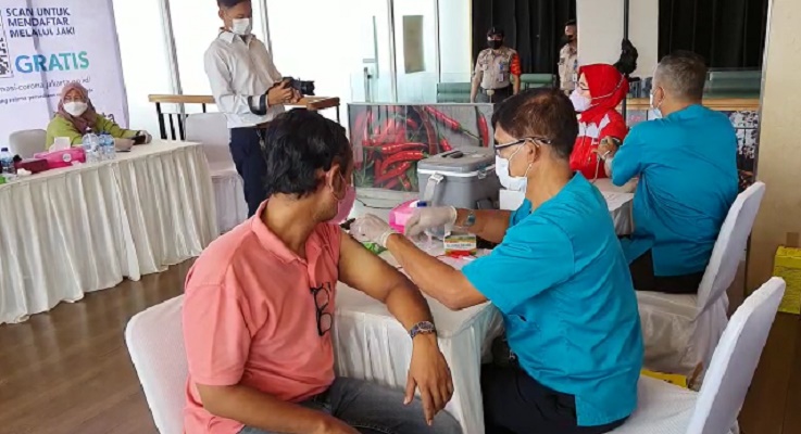 MNC Peduli dan Lotte Mart Gelar Vaksinasi Booster, Warga Sekitar Antusias