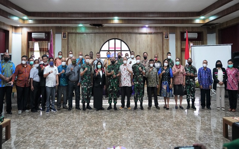 Pererat Silaturahmi dengan Tokoh Agama, Pangdam Kasuari Sambangi PGGP Papua Barat