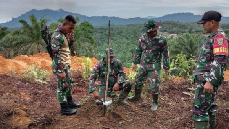 TNI Ungkap 144 Patok Batas RI-Malaysia di Kalimantan Barat Hilang