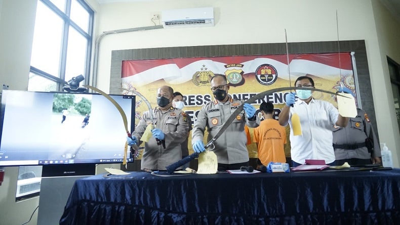 Polisi Ringkus 11 Pelajar Bekasi yang Tawuran Usai Janjian di Whatsapp