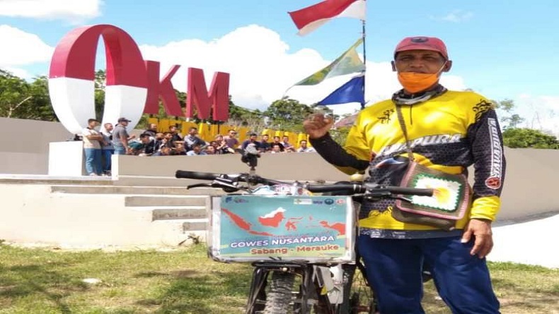 Hebat, Pria Asal Temanggung Ini Berhasil Keliling Indonesia Naik Sepeda