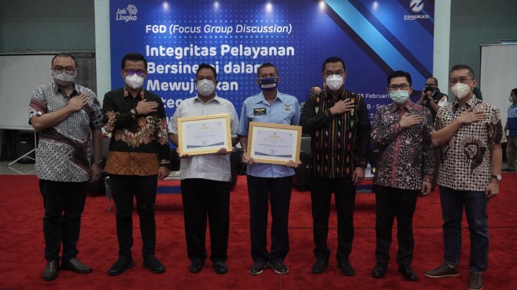 Disiplin Jalankan Standar Keselamatan, Mitra Operator Transjakarta Diberi Penghargaan 