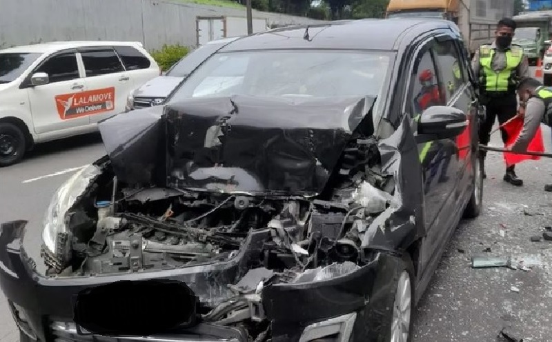 Kecelakaan Lagi di Tol Jakarta, Truk Tabrak Minibus di Lenteng Agung karena Rem Blong