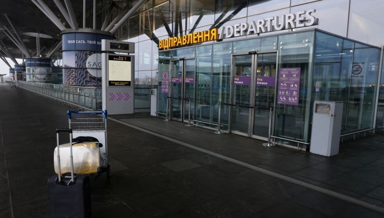 Rudal dan Artileri Beterbangan, Ukraina Tutup Wilayah Udara untuk Penerbangan Sipil