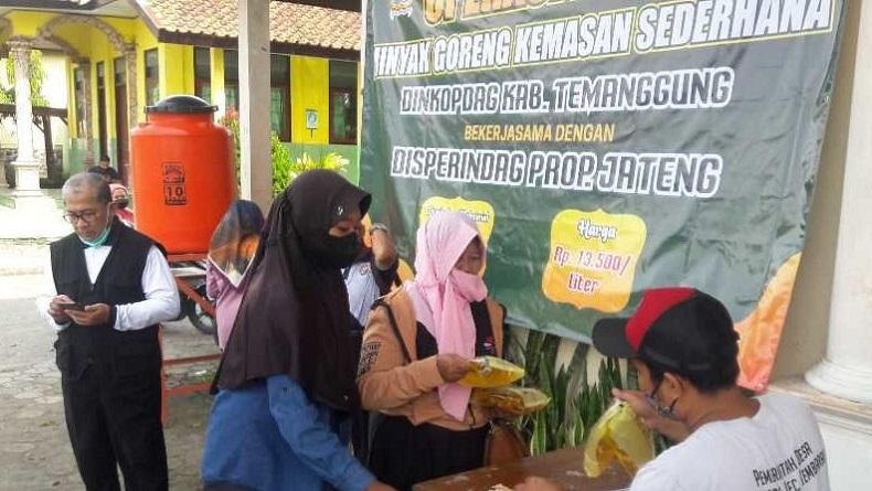 OP Minyak Goreng di Temanggung Sasar Daerah yang Jauh dari Toko Modern