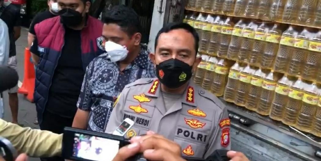 Diduga Ditimbun,  26 Ton Minyak Goreng Diamankan di Kalibata
