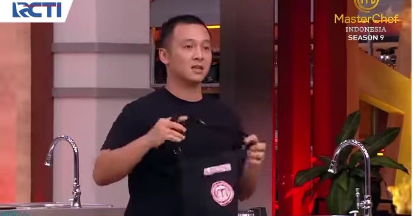 Gagal Bikin Chocolate Cake di Galeri MasterChef, Indra sang King of Dessert Diejek Peserta Lain