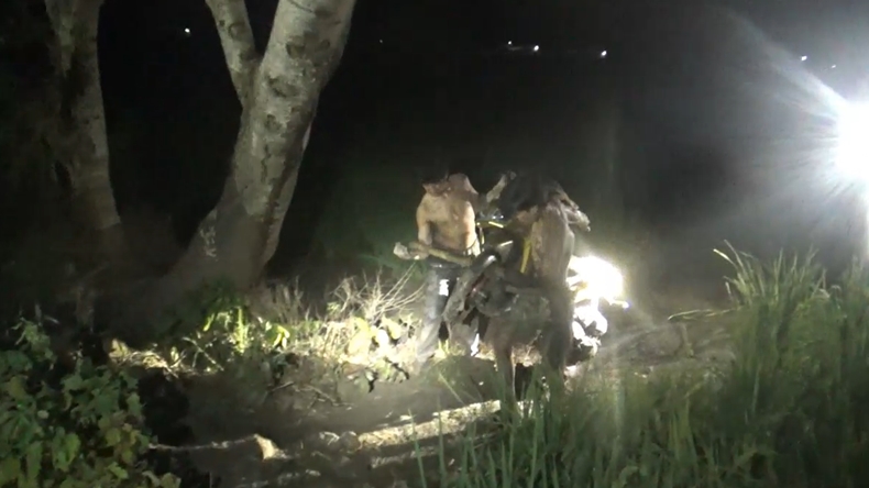 Panik Dibubarkan Polisi, Pelaku Balap Liar di Makassar Nyemplung Sawah