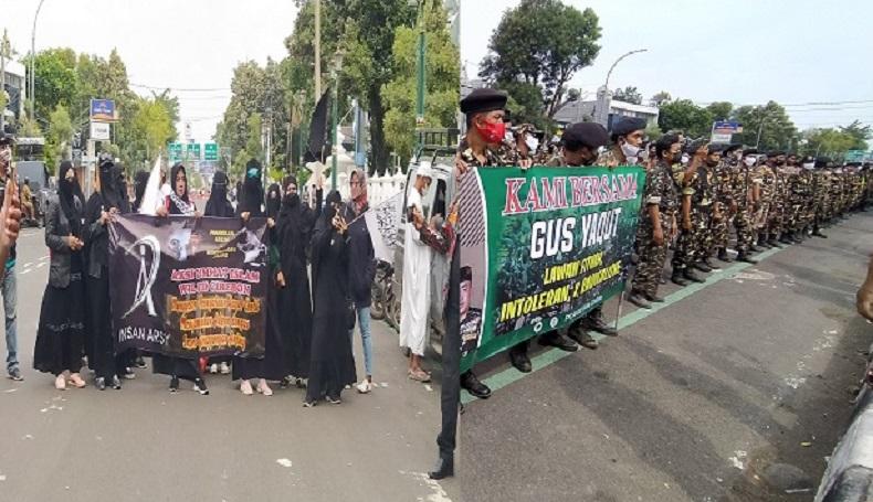 Massa Pro Kontra Menag Yaqut Unjuk Rasa di Balaikota Cirebon, Dukung dan Mengecam