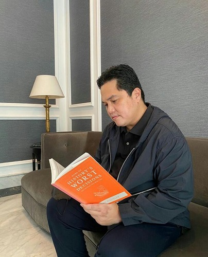 Kegiatan Erick Thohir selama Isoman, Baca Buku hingga Habiskan Waktu dengan Istri