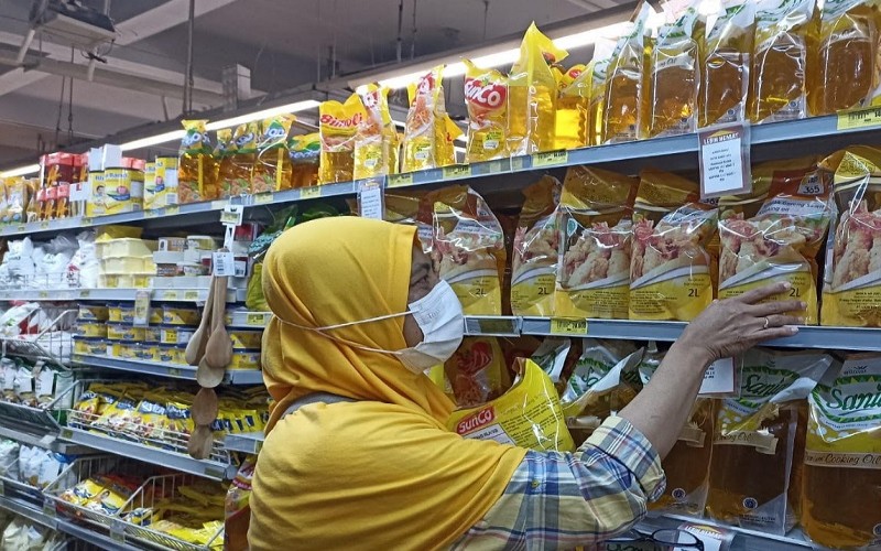 Pasokan Terbatas, Minyak Goreng Satu Harga di Palembang Ludes dalam Sekejap