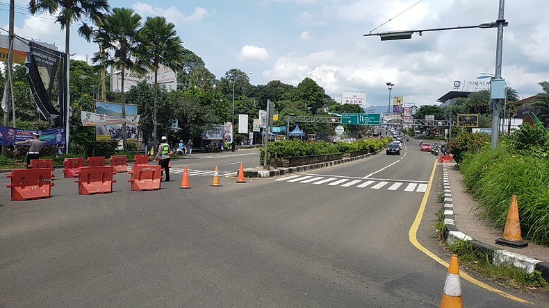 Antisipasi Kepadatan, Sistem One Way Diterapkan di Jalur Puncak Arah Jakarta
