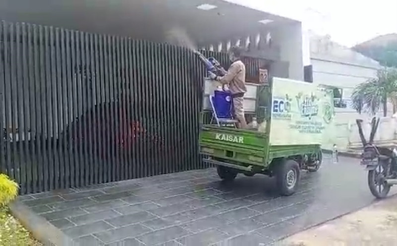 Mantap, Pemkot Jakbar Kolaborasi dengan Warga Olah Sampah Jadi Disinfektan