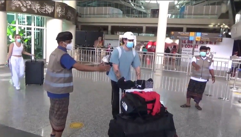 Bandara Ngurah Rai Dibuka Pascanyepi, Pesawat Pertama Mendarat dari Jakarta