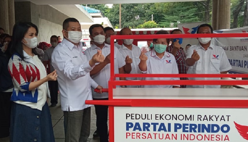 Partai Perindo Bagikan Gerobak Gratis dan Modal Usaha, Hary Tanoesoedibjo: Ini untuk Bantu Ekonomi Rakyat