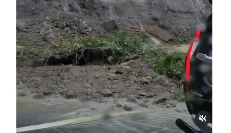 Longsor Terjang Jalan Tol Semarang-Solo, Arus Lalu Lintas Tersendat