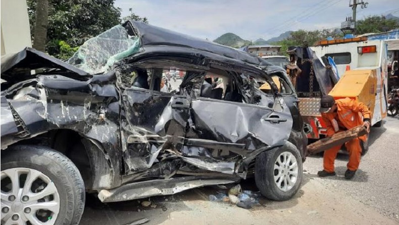 Kronologi Tronton Berjalan Mundur Tabrak 4 Kendaraan di Purwakarta, Tak Kuat Tanjakan