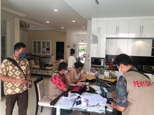 Usut Kasus Mafia Pelabuhan, Kejagung Geledah Dua Rumah di Bandung