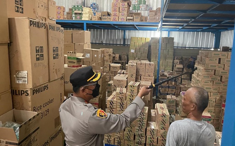 Pastikan Tidak Ada Penimbunan, Kapolres Lubuklinggau Sidak Gudang Penyimpanan Sembako