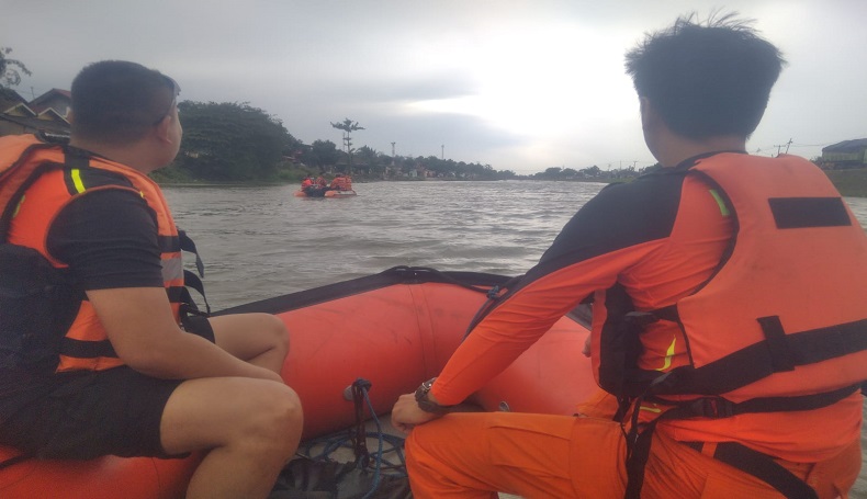 Cari Bocah Tenggelam di Irigasi Badami Karawang, Tim SAR Gunakan Peralatan Terbaru 