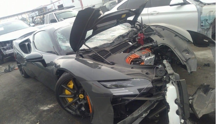 Baru Jalan 290 Km, Ferrari SF90 Seharga Rp21 Miliar Ini Dijual Online Setelah Hancur Tabrakan