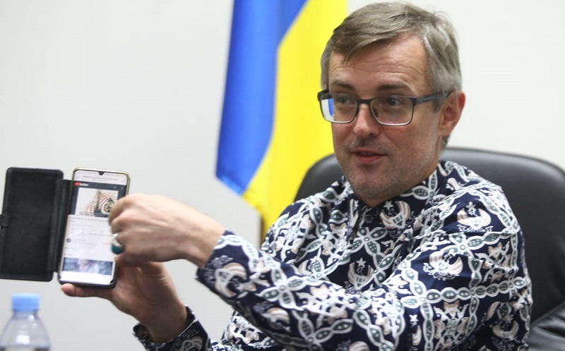 Sebut Warga Ukraina Terinspirasi Slogan Merdeka atau Mati dari Bung Tomo, Dubes: Saya Menangis