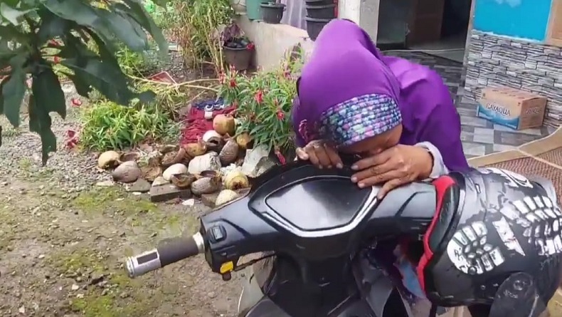 Motor Dikembalikan Polisi, Seorang Ibu di Tasikmalaya Nangis Histeris