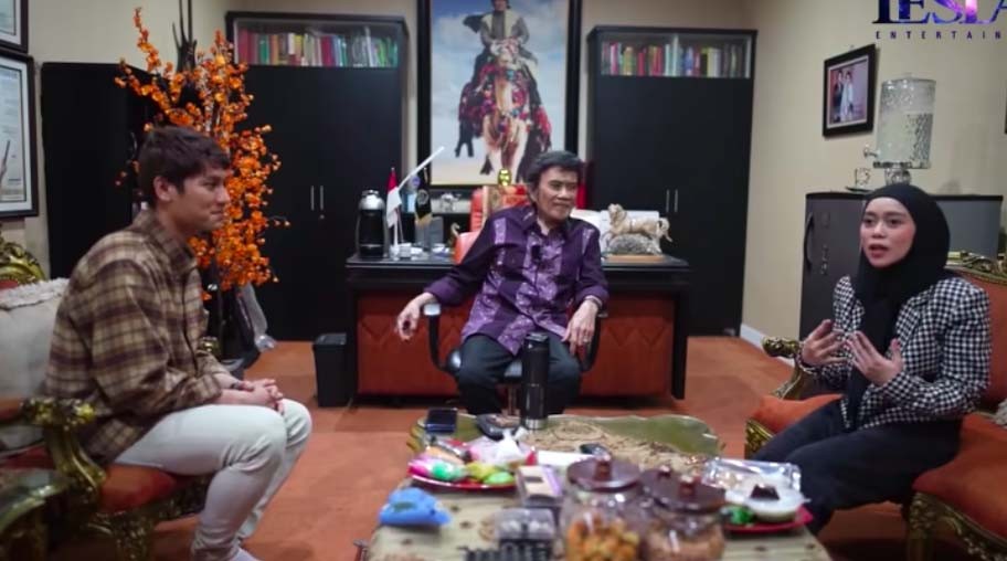 Rizky Billar dan Lesti Kejora Berkunjung ke Rumah Haji Roma Irama, Ada Apa?