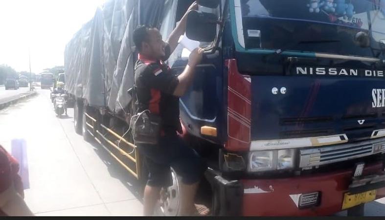 Puluhan Sopir Truk Kembali Demo, Arus Lalu Lintas di Jalur Pantura Kudus Tersendat