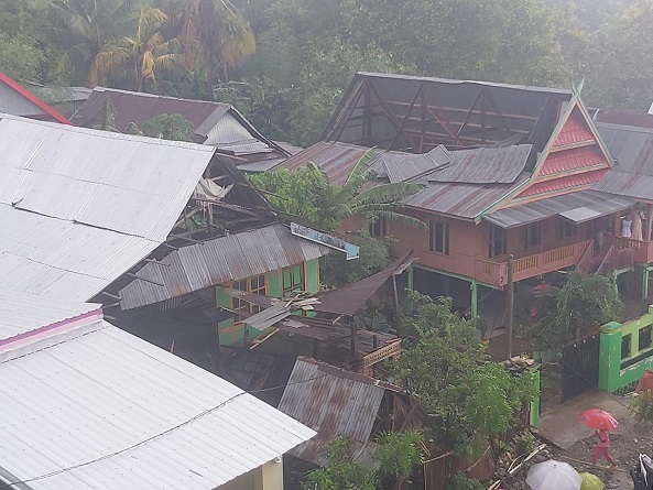Puting Beliung Terjang Jeneponto, Warga Histeris