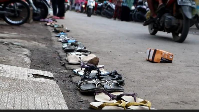 Viral Ratusan Warga di Pemalang Antre Diganti Sandal demi Dapat Minyak Goreng Murah
