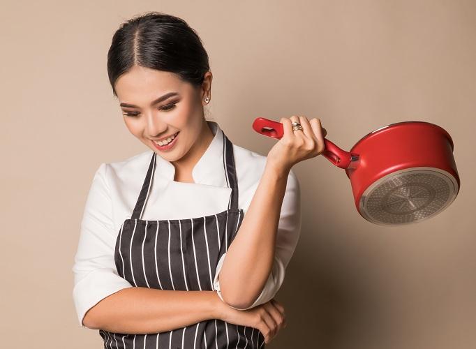 Sibuk di Dapur, Chef Devina Beri Tips Praktis Belanja Kebutuhan Rumah Tangga