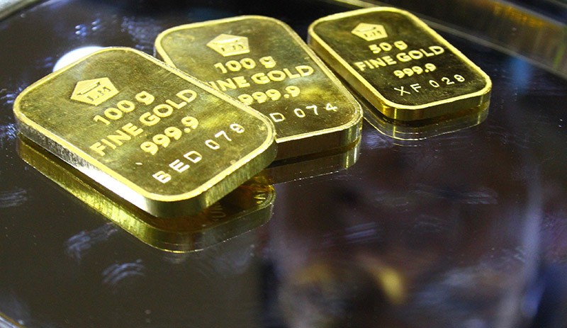 Harga Emas Dunia Melejit 3 Persen, Ini Pemicunya 